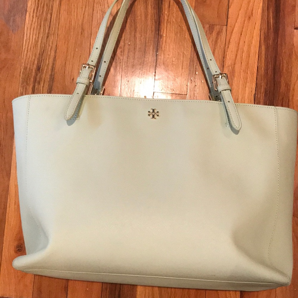 Unique Tory Burch York beautiful MINT  tote